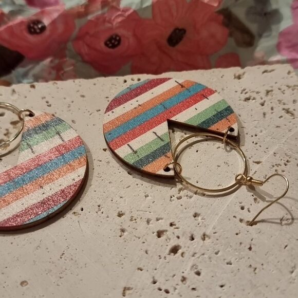 New Striped Geometric Drop Earrings - Picture 3 of 6